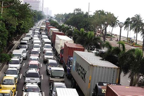 Parañaque to expand truck ban for APEC summit .